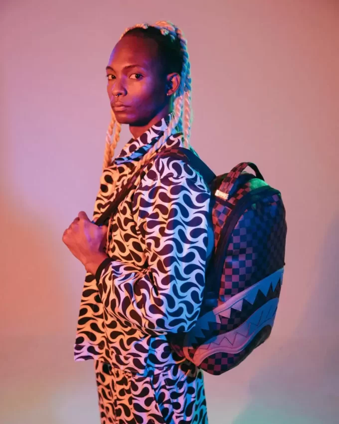 TIBURONES EN PARÍS HENNY NUNCA DEMASIADAS MOCHILAS (DLXV) TIBURONES EN PARÍS HENNY NUNCA DEMASIADAS MOCHILAS (DLXV)