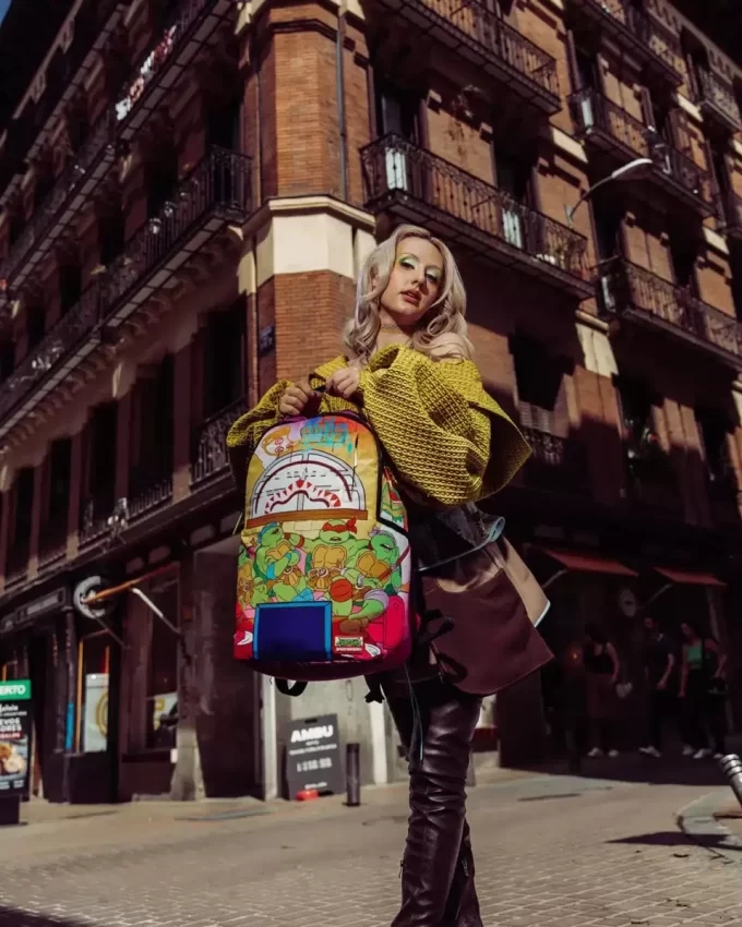 TMNT COMO UNA MOCHILA LIGERA TMNT COMO UNA MOCHILA LIGERA