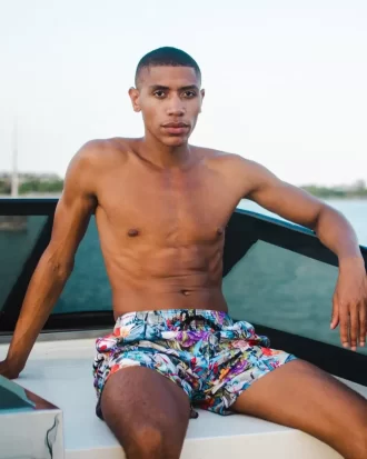 Traje de baño tipo short con estampado floral