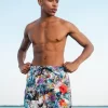 Traje de baño tipo short con estampado floral Traje de baño tipo short con estampado floral