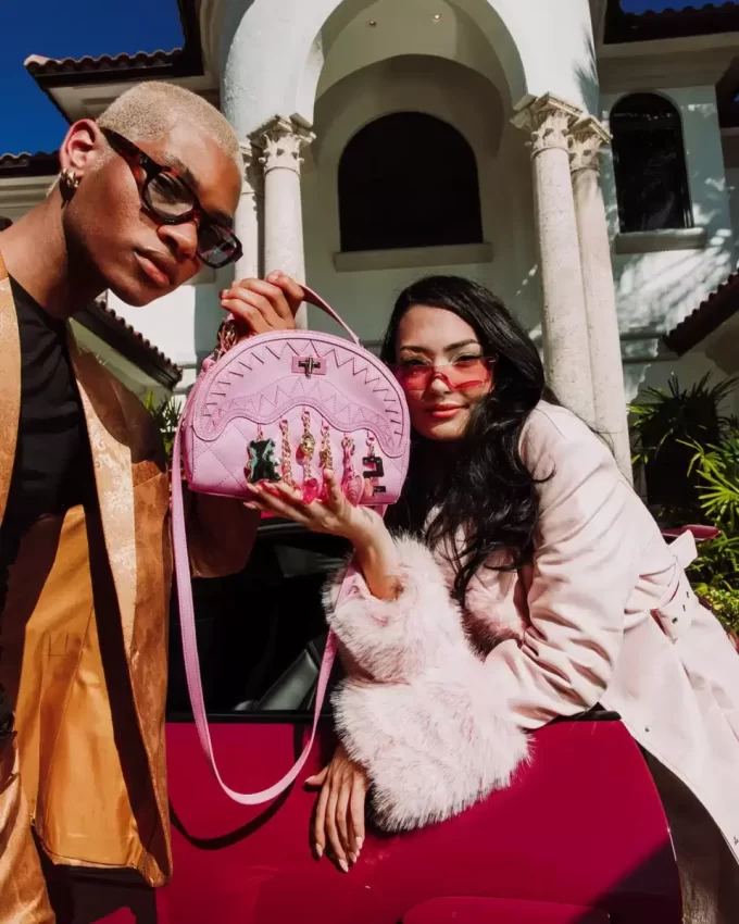 VINE A TRIUNFAR CON LOS BOLSOS VINE A TRIUNFAR CON LOS BOLSOS
